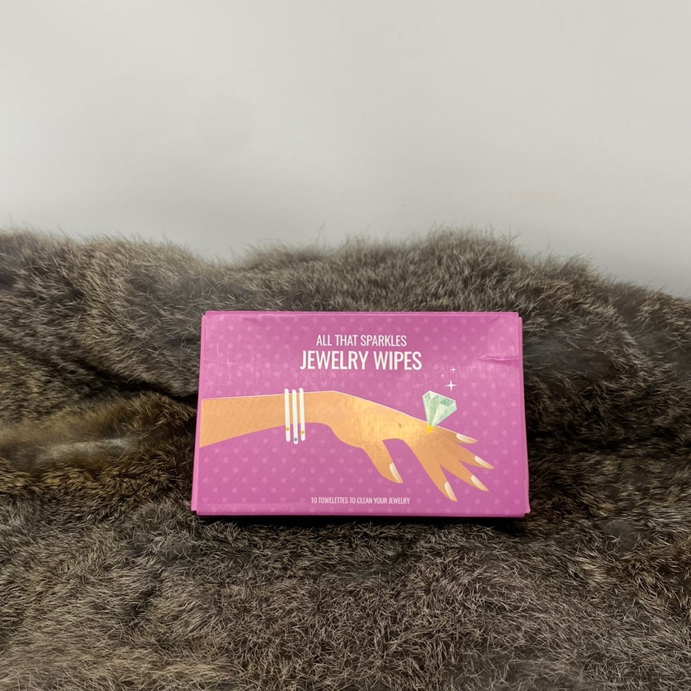 Jewelry wipes by Miss to Mrs 💍